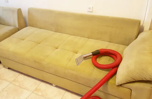 ניקוי ספה בבית פרטי בהרצליה
